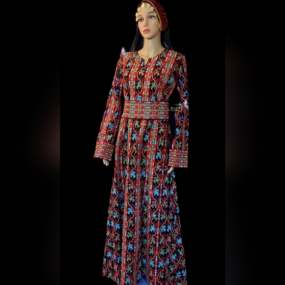 Tatreez,Long Fully embroidery Palestinian Thoub. - Picture 5 of 5